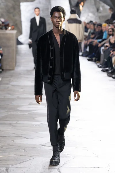 Look 40
